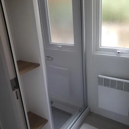 אתר קמפינג Mobil-home 3 *