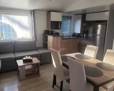 Mobil-home 3 * פונט-אוון