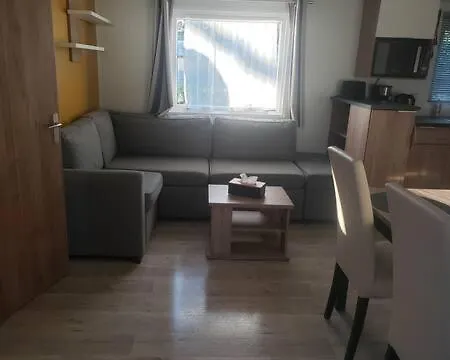 Mobil-home 3 *